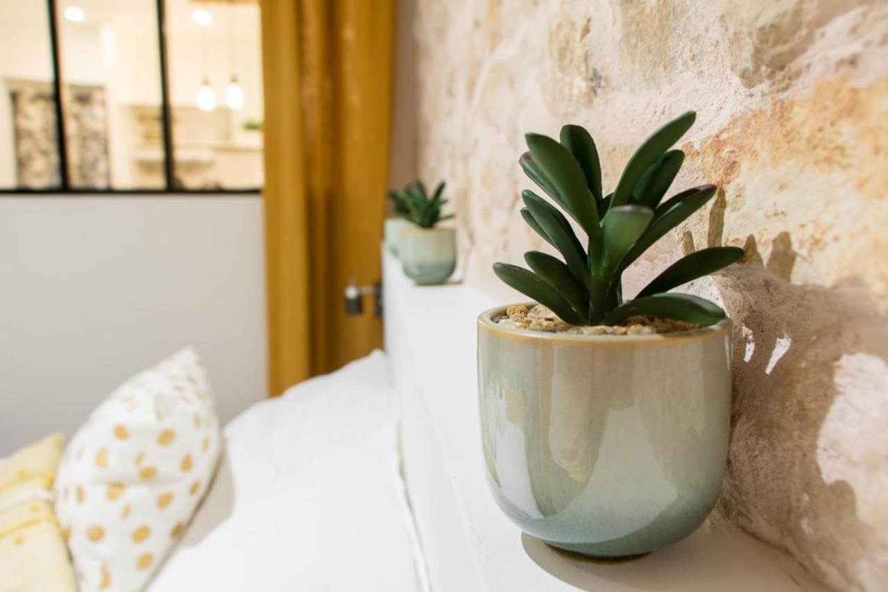 Appartement Cosy Nimes-Centre ภายนอก รูปภาพ